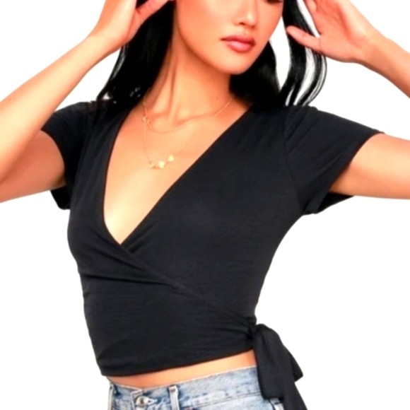 Lulus Tops - Lulu's black wrap top